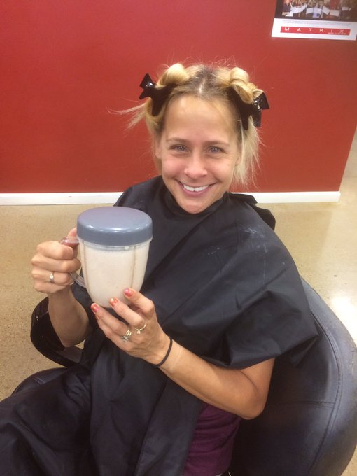Thriving at the hair salon .. If you want to thrive, hit me up! https://t.co/S03BeIJeOH