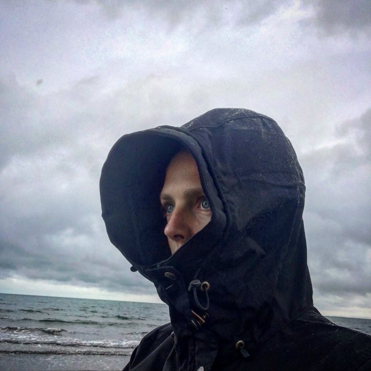 Meg_Hine's tweet photo. Touch down! Back in soggy UK. Totally loving @Fjallraven_Swe #keb hood, keeping the weather at bay https://t.co/tIcnC0NFWr
