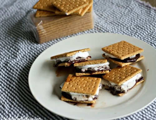 Twoheys's tweet photo. Happy #NationalSmoresDay! Celebrate properly & make it tasty with a plate of #smores or a #smoremilkshake. https://t.co/8Y8fFbnMVh