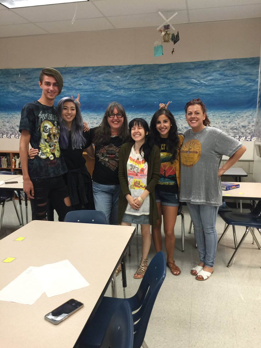 LOHI_English's tweet photo. Rockstar Ts dress like rock stars! @jmteresi @AshleyFrietze @MsVLosOsos @drcyslvdr @CaptGrizzly @wecanachieve https://t.co/YlvggqeZIk