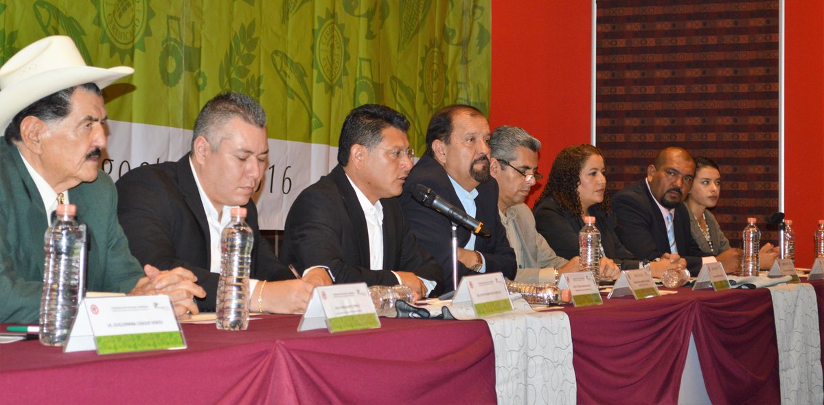 CNC_CEN's tweet photo. Sesión Ordinaria del Consejo Político Nacional de @FENAPROT_AC @ManuelCota #RumboAl78CongresoCNC en #Nayarit https://t.co/MP7KdSs5Qc