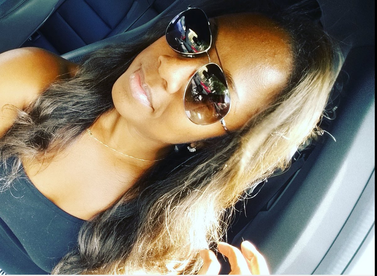MadisonJames's tweet photo. Thx @DeSoHairBar for my blowout! N and Out! #naturalhair #desohairbar https://t.co/PukQ8NkW8q