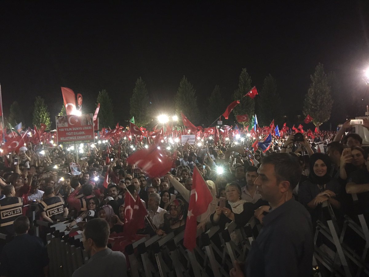 06melihgokcek's tweet photo. MAAŞALLAH...DÖRT KARAYE SIĞMADIK... https://t.co/OnhS07EvoA