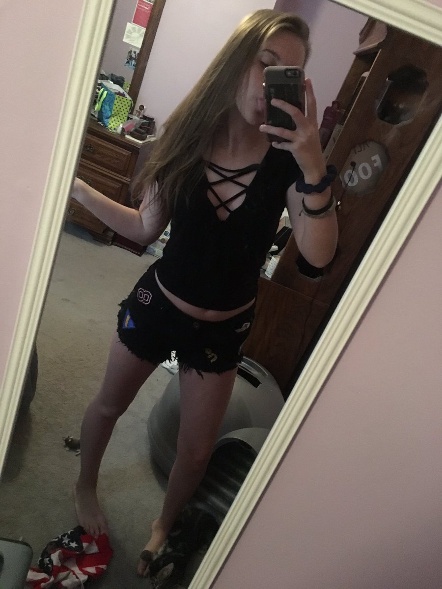 deleted78654321's tweet image. #SelfieForSDK my boyzz💫