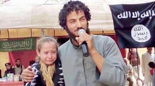 Darwesh_Mirza's tweet photo. Yazidi child to see how her eyes are terrifying, imagine that she are your sister
#انقذوا_الايزيديات_المختطفات https://t.co/4zwtjqkosT