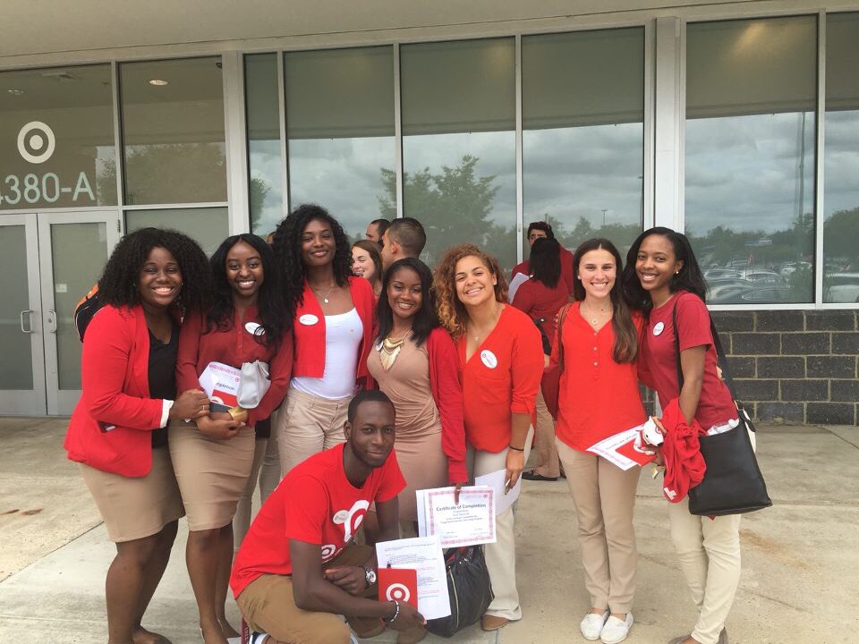 My intern graduated from Target's Summer Executive Intern program todayyy! So proud😁🎯 #D412 <a href="/MikeYostTGT/">Michael Yost</a> <a href="/AGwayfay/">Simple Bar and Grill</a>