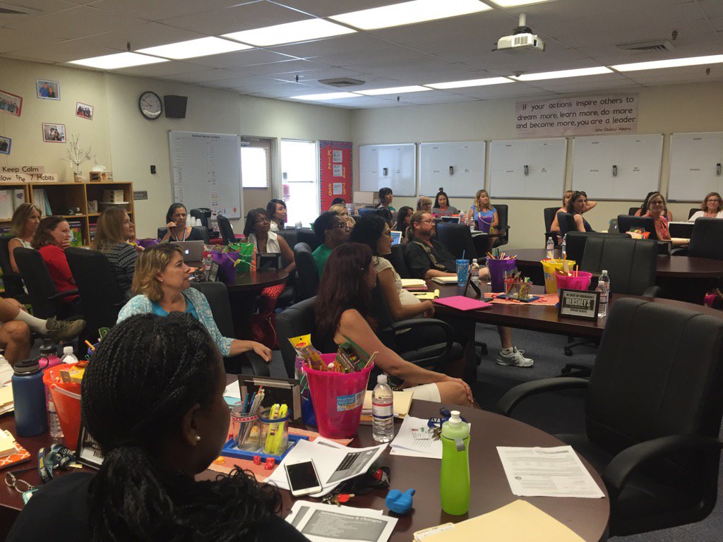 pparson28's tweet photo. So happy to see these smiling faces this morning!😊 #gettingreadyforanewyear .@FUESDSchools .@MaryFaySchool https://t.co/NI4xJWBphA