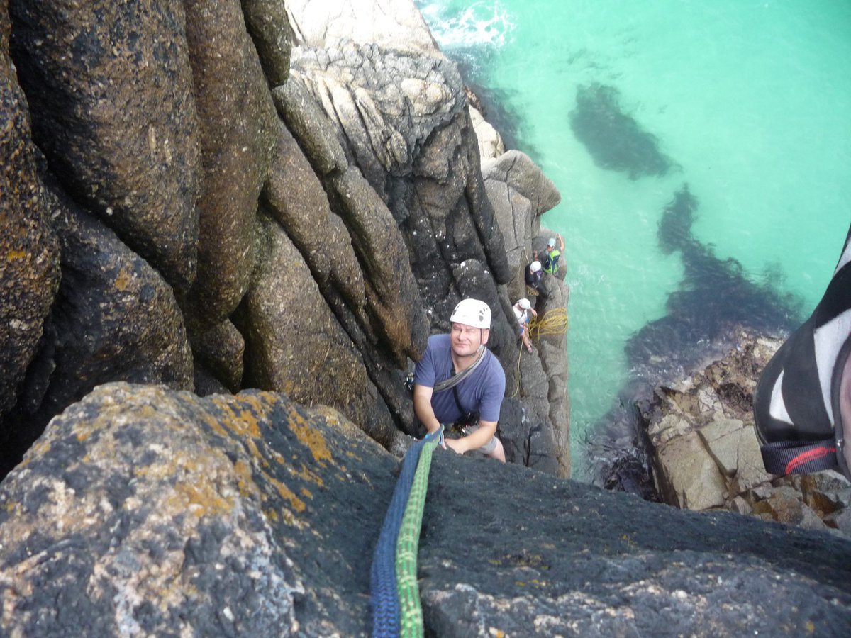 peeleyb's tweet photo. Kev of #banburymountaineeringclub seconding the first pitch of #commandoridge #bosigran #climbing https://t.co/IFVRKMmQwE