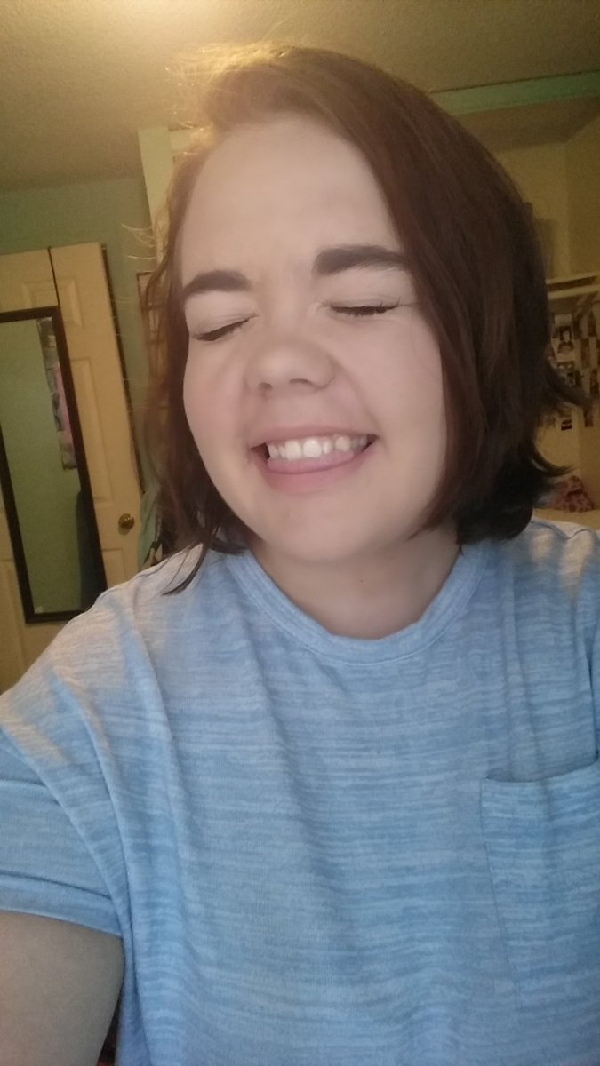 emilymargaret03's tweet image. #SelfieForSDK this is lit