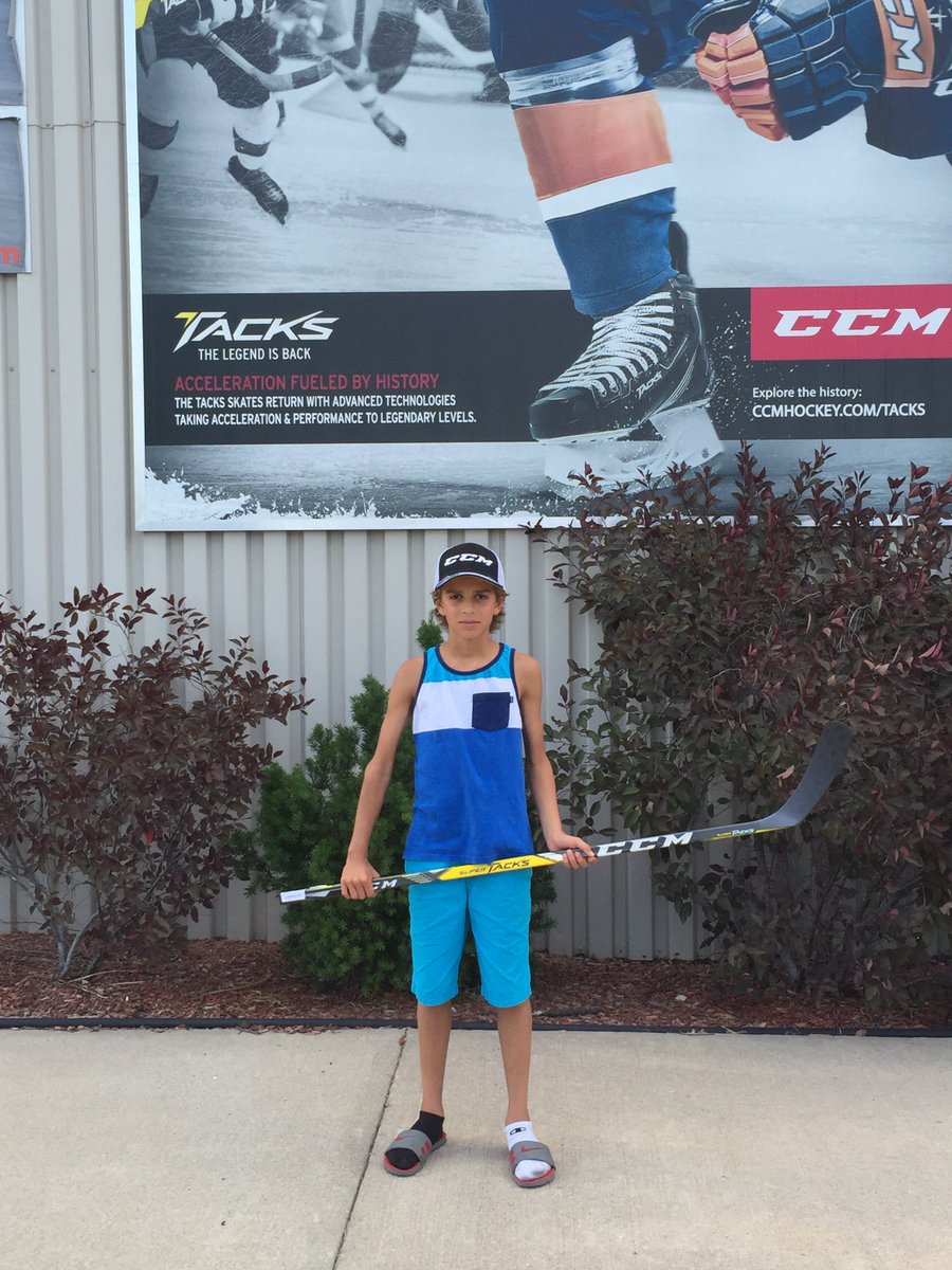 FrontRowSport's tweet photo. Kyle from STA with his new @CCMHockey Super Tack twig watch out for him!! @kyle.adamo #supertack https://t.co/05xcUNPruF