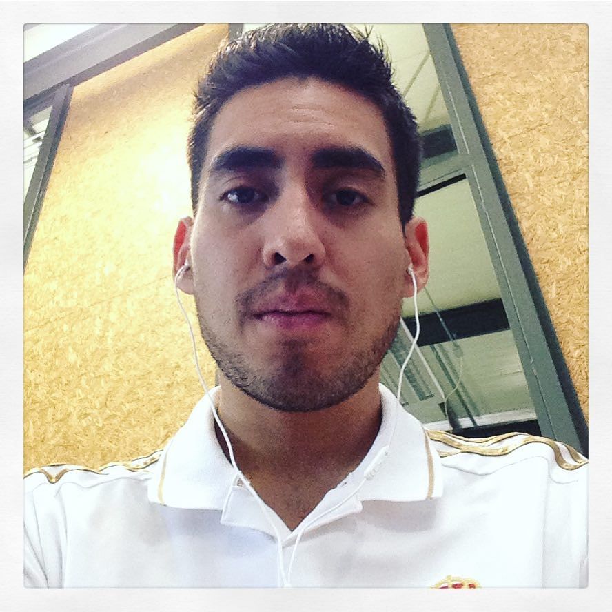 alex_neox's tweet photo. Hala Madrid! It's #gym time! #instafit #motivation #fit #TFLers #fitness #gymlife #trainha… https://t.co/qwsccSqmc3 https://t.co/KeIbJmPaIr