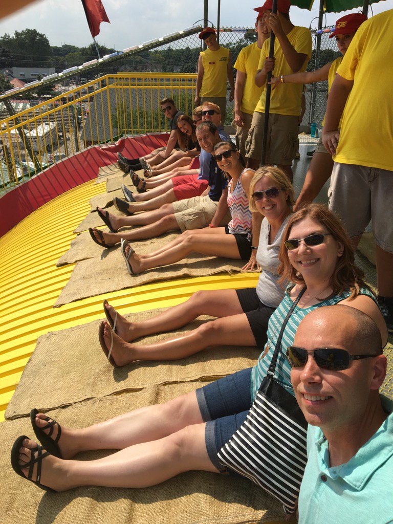 sarahemeyer1's tweet photo. Great time on the giant slide @wistatefair @ErinAlberte1 @KZimmy26 #lifeatkohls #hrselfieonastick https://t.co/jBzR20688I