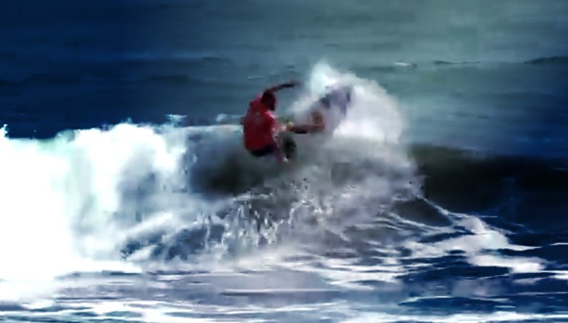 SurfandoNoti's tweet photo. Marcelo Rodriguez sigue avanzando por el camino del repechaje. Felipe Suárez se despidió del Mundial de @ISAsurfing. https://t.co/a6BmBeZXgT