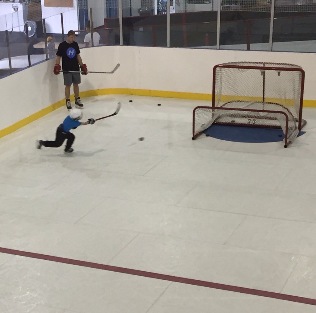 SniperHockeyCA's tweet photo. Young Sniper with the Perfect follow through using his #20flex #sniperhockeycanada #hockeystick #30flex #40flex https://t.co/YqO8fhYDVB