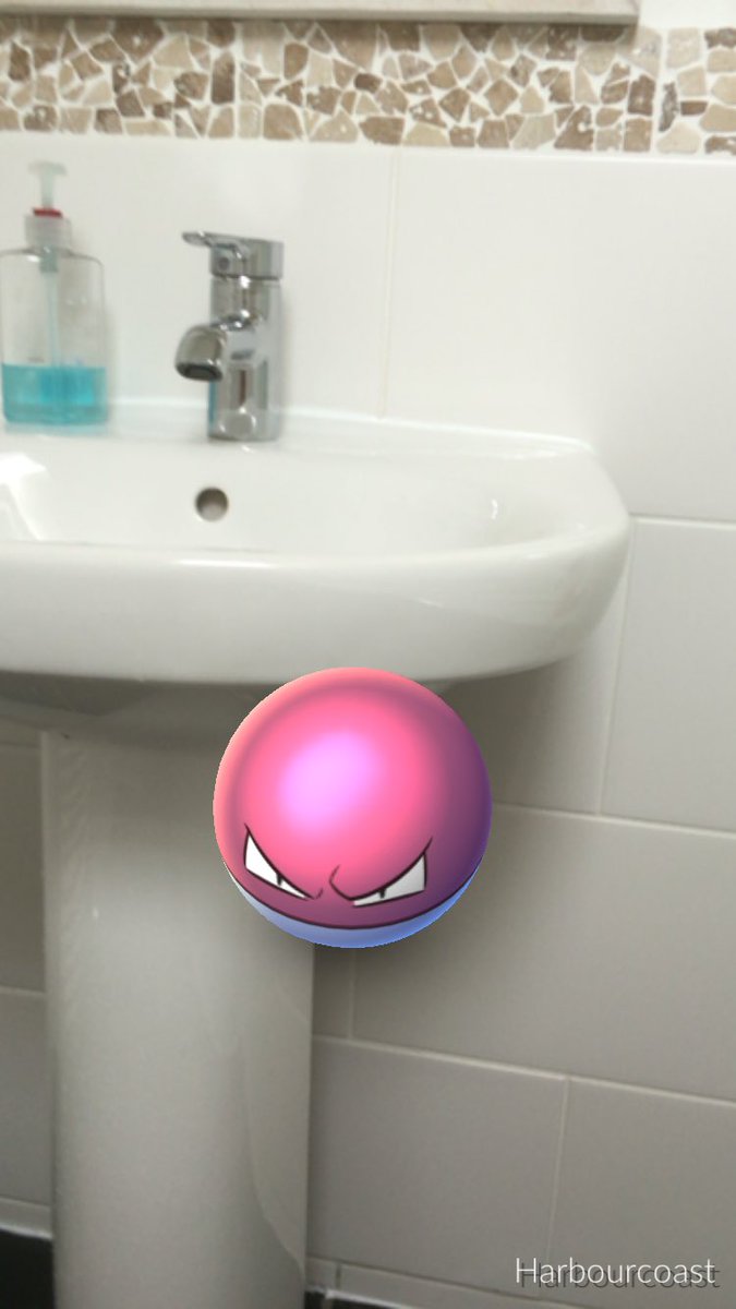 BeckyAnneMartin's tweet image. My daughter would like to know what's going on in the bathroom 😳 @PokemonGoChelt @PokemonGoHD @PokemonLiveNews ☺️