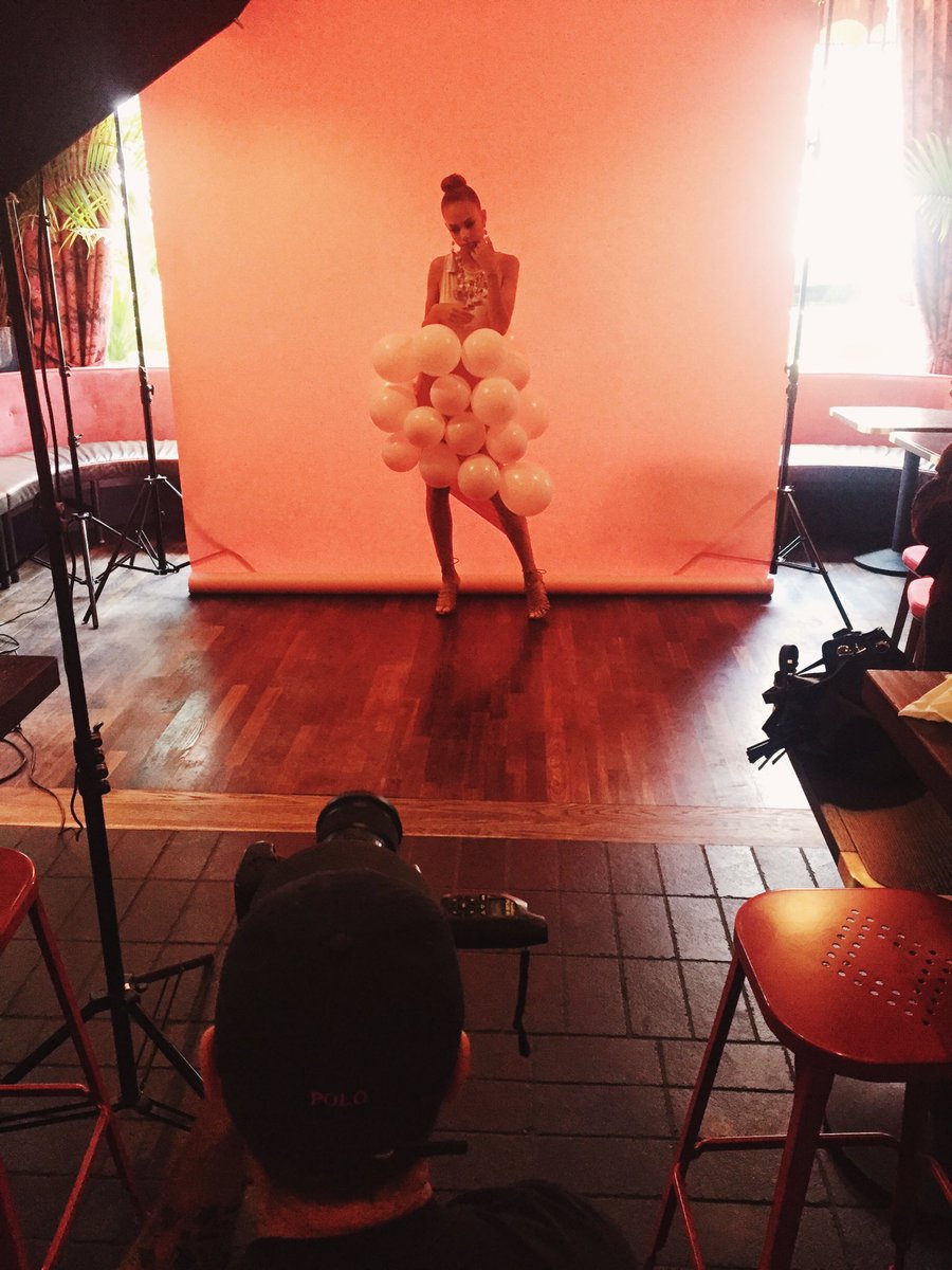 ByBiancaBee's tweet photo. Something is brewing 🔥🔥🔥 #circusmag https://t.co/7MATIEOAQf