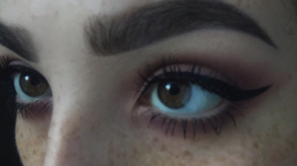 holdingon2josh's tweet photo. Dieser schmale Grad zwischen grunge und Crack nutte #makeupstruggle @stayalive5me https://t.co/5V6AAGTqjq