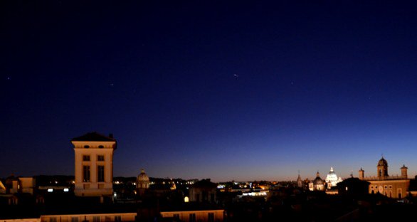 HumansSL's tweet photo. Stanotte è la nostra notte! Godetevela come solo a #SanLorenzo 🌠 #stellecadenti #HoSL Foto via @06blog https://t.co/UlbgQz4xkr