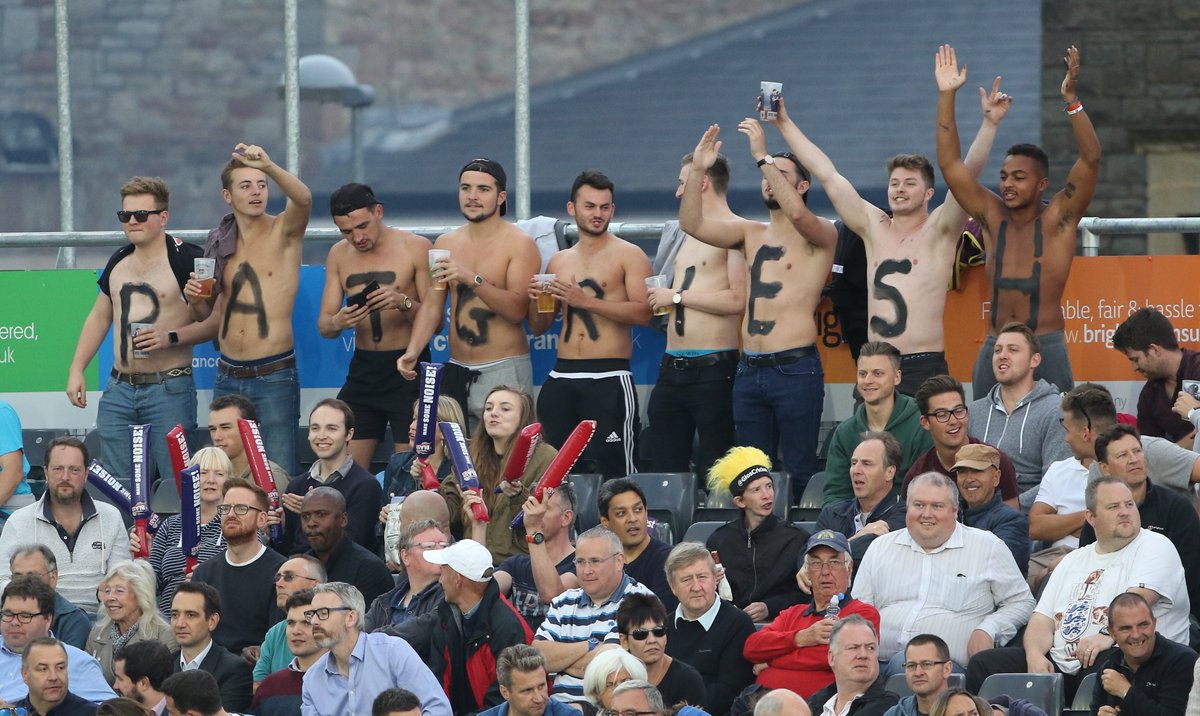 Take a look at <a href="/PatGriesh/">Patrick Grieshaber</a> entourage! Great effort tonight lads! #GoGlos