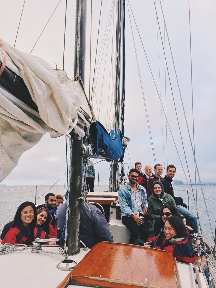 mediamath's tweet image. 🌊 #MediaMath goes sailing 🛥 in the San Francisco Bay with @Oracle! #MathletesRule
