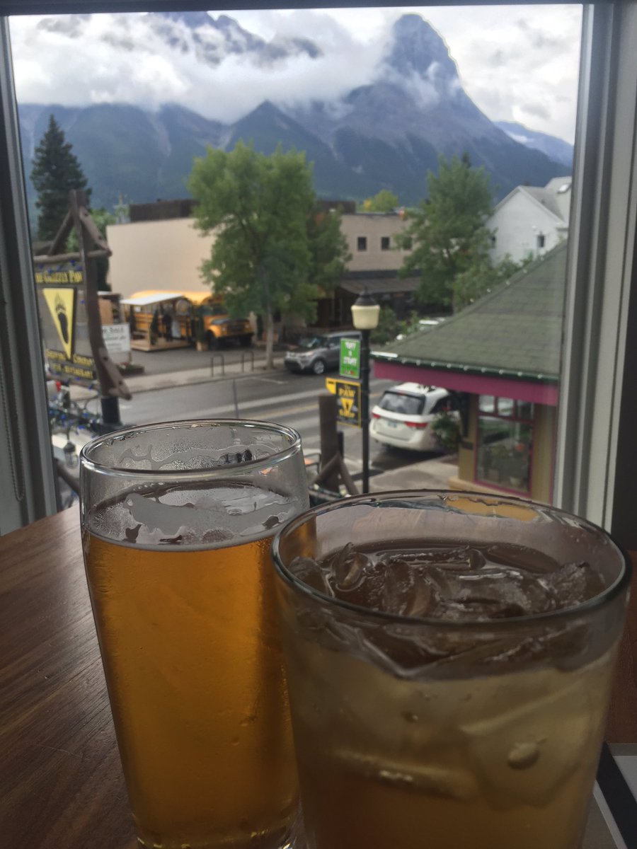GlenmoreAudi's tweet photo. Best beer and burger in Canmore @TheGrizzlyPaw #muststop https://t.co/RZmwZ9llRC