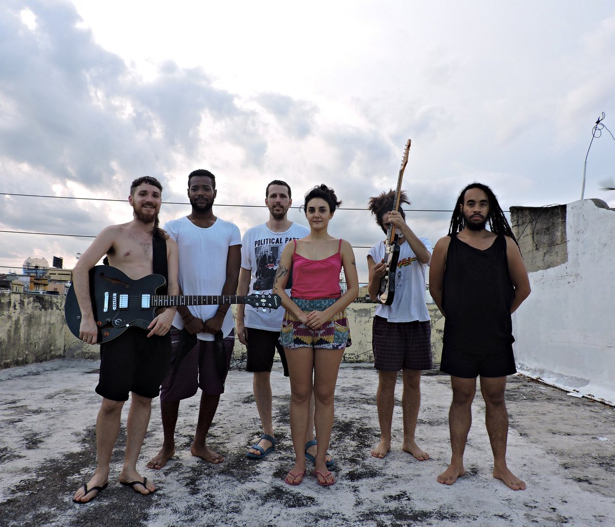 Hoy empezamos a grabar nuestro próximo disco. Aquí estamos en el calor de #SantoDomingo, postal del team. Felices.