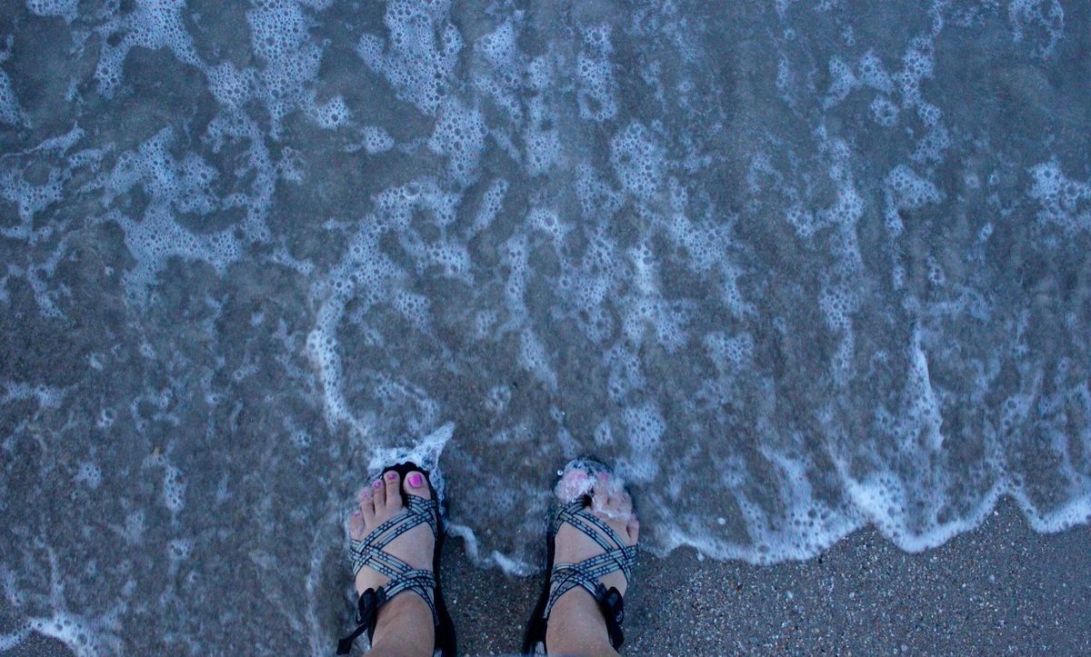 mbecker2106's tweet photo. happy feet 🌊 @chacousa https://t.co/X6XuFYtEX1