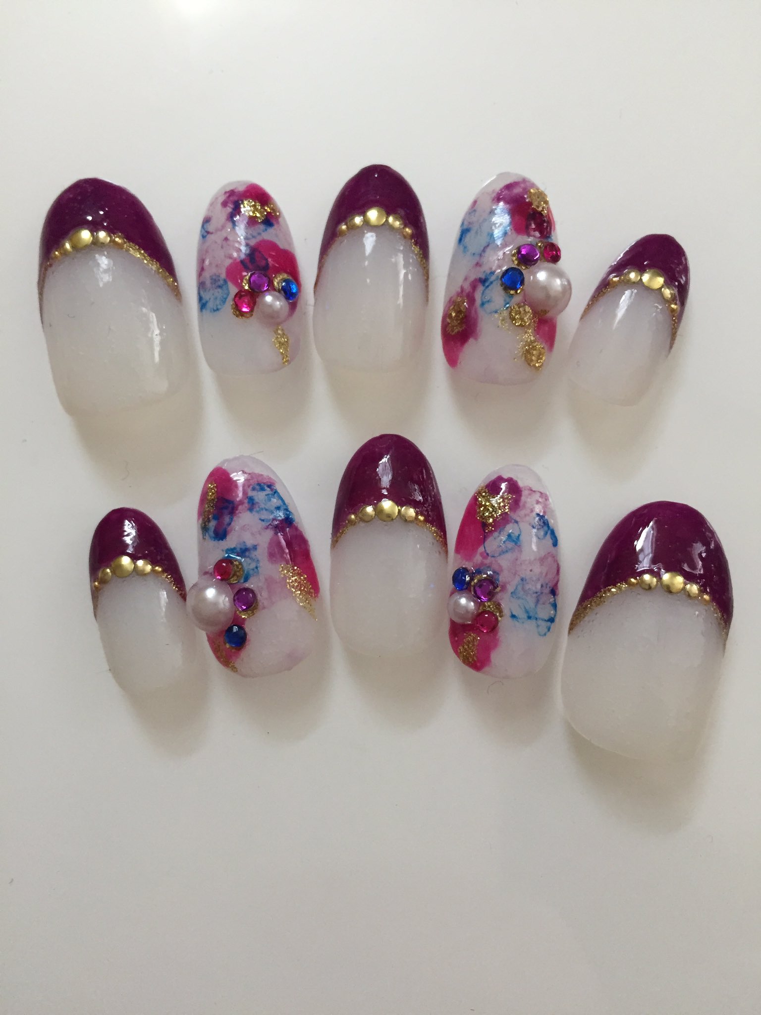 O Xrhsths 麻衣 Sto Twitter 久々に ネイルチップ作りました 秋ネイルとして雑誌に掲載されていたのを参考にしたので 色が秋っぽいですがs 笑 でもパープル系は好きなので重宝したいと