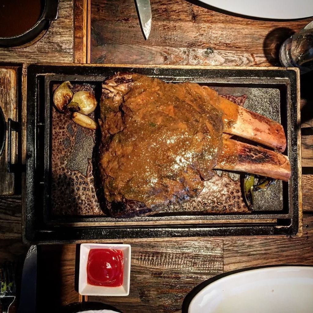 zamer's tweet photo. Una costillita al horno del @sonoragrillprime 🤔 #comocomi #comocomí 👉🏼 sigue a @como_comi … https://t.co/FOKa38Q2p1 https://t.co/fPdzI3z5uk