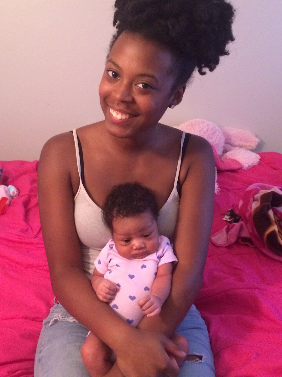 Tbrooksyahh's tweet photo. She loves her auntie https://t.co/uYHfj4dLpo