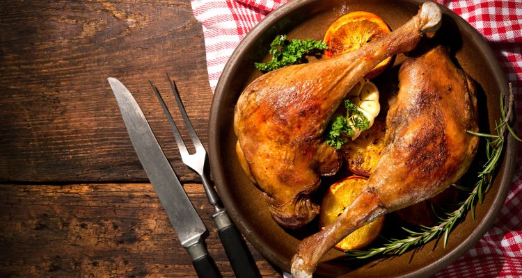 CocinayVino's tweet photo. Pollo, limón, pimienta, horneado... Ingredientes de una receta deliciosa https://t.co/DUP4EpUEbf https://t.co/YVEidWVy2n