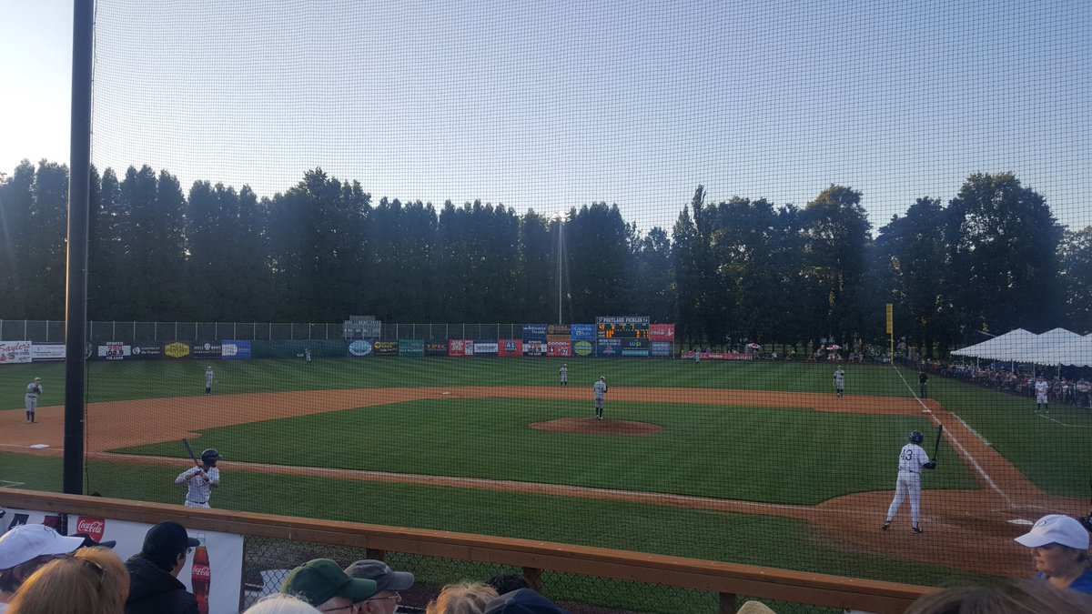nearsitedputter's tweet photo. @CrippleCreekBBQ it's 0 to 0 in the middle of the 3rd here is beautiful #WalkerStadium. #GoPickles https://t.co/lrQImkNNsN