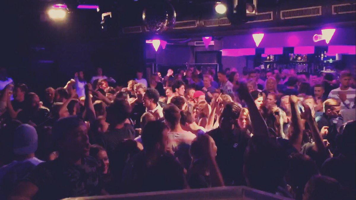 djsebassmusic's tweet photo. Full house tonight โค๏ธ #demill #ameland c ya tomorrow โบ๏ธ๐๐ป https://t.co/aGYTsJxOzp