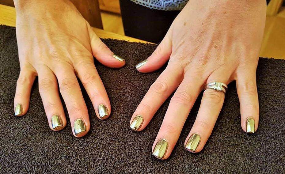 clairesclaws's tweet photo. Chrome nails #clairesclaws #chromenails #stevenage #gelpolish https://t.co/9lBNrJ8Tht