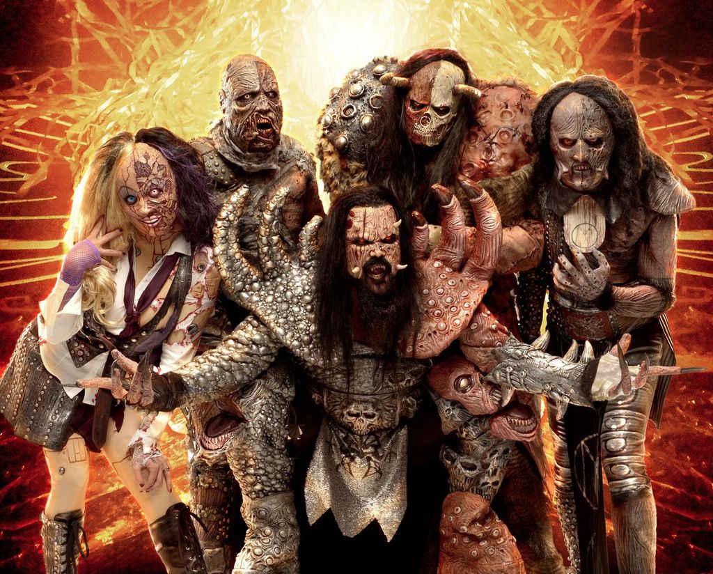 AdelyaSit's tweet photo. @AmenOfficial with @ManaOfLordi  swapped and postures, something new 😉
#Lordi #LordiArmy #Monstereophonic https://t.co/J0VOSu7ere
