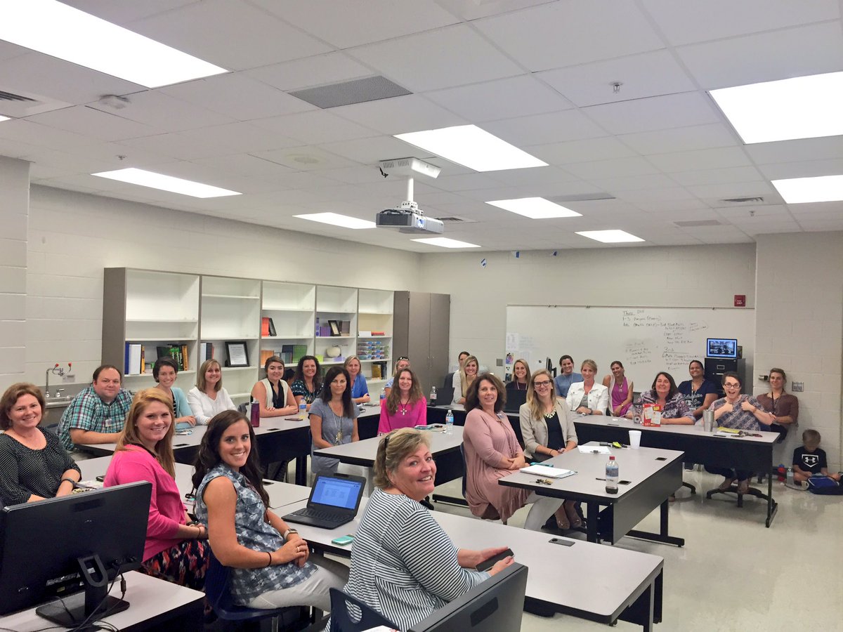 b_e_sanders's tweet photo. 1st EHS TIE Tech Innovation Experience meeting of the year! Teachers as leaders &amp;learners! #ECSLearn #ECSTIE #PUMPED https://t.co/iz4a7Qrg65