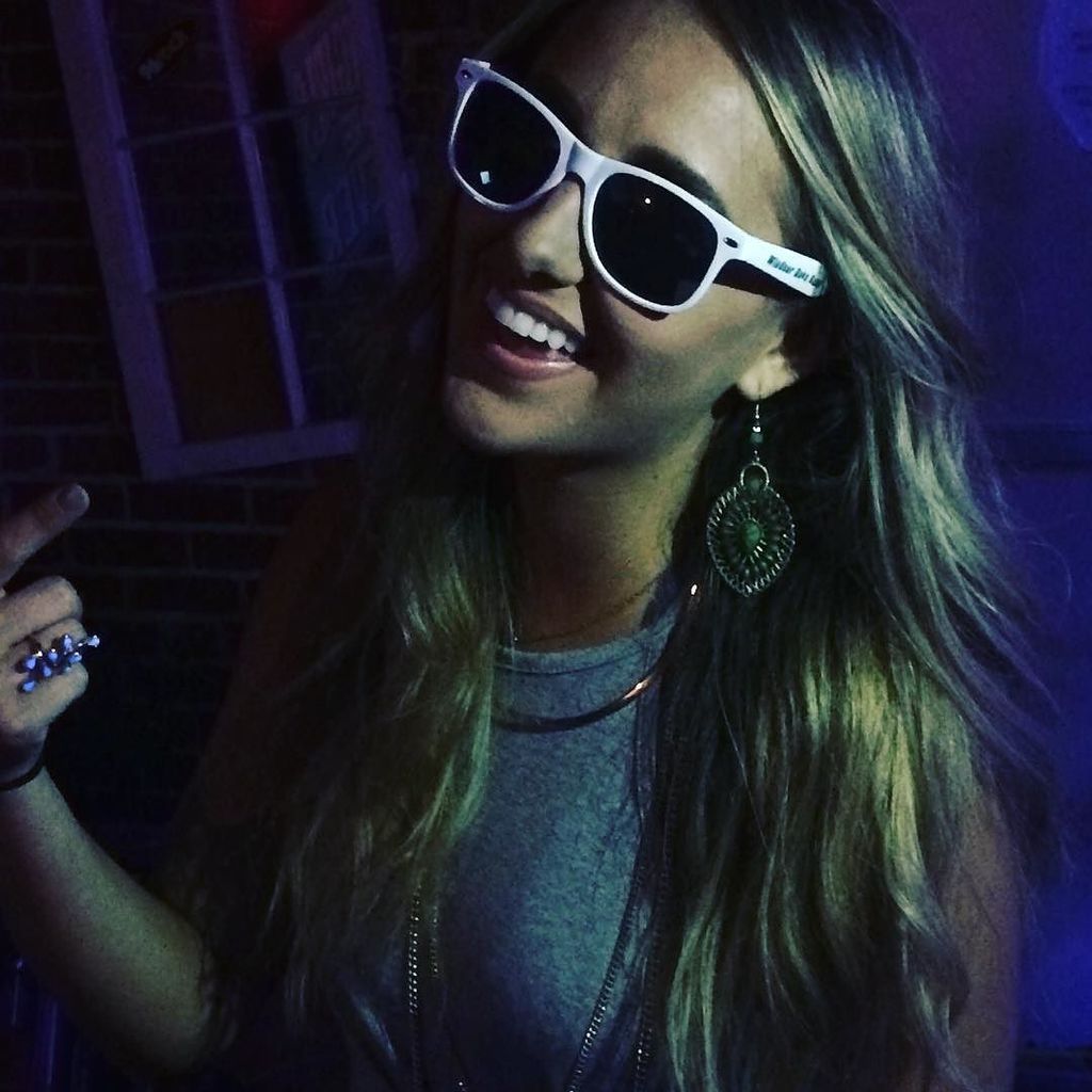 imShaneDavid's tweet photo. Who's ready for @windsoroaksband 's show at @deepsouthbar this FRIDAY!! I know @laineywilsonmusic is!!! #rawknroll … https://t.co/UBiWKTyO6p