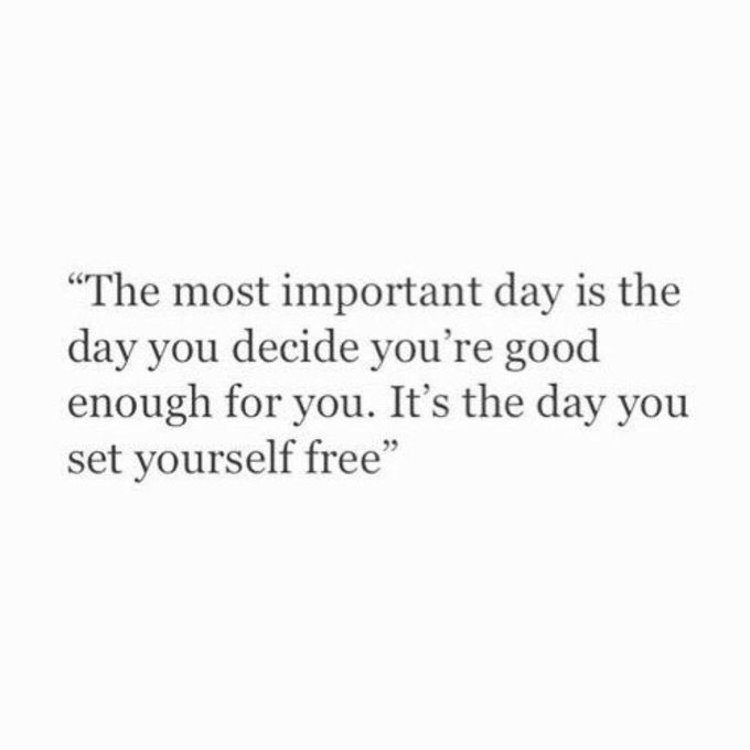 Watch ♕ Pia Mia's leaked NSFW photo on TwXstars