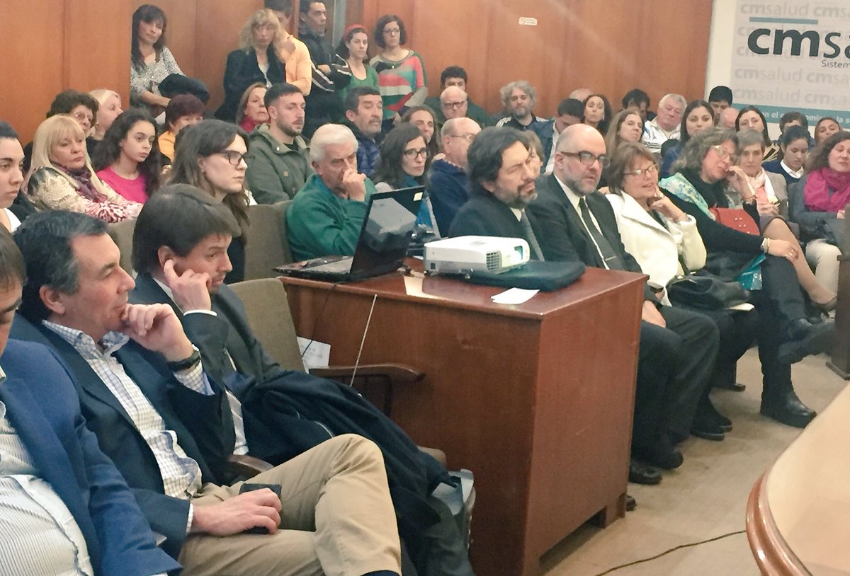 PropuestaMujer's tweet photo. Ahora @mrgminuzzi en charla abierta sobre Violencia de Género en Vicente López! https://t.co/YRVRQ1R9d8