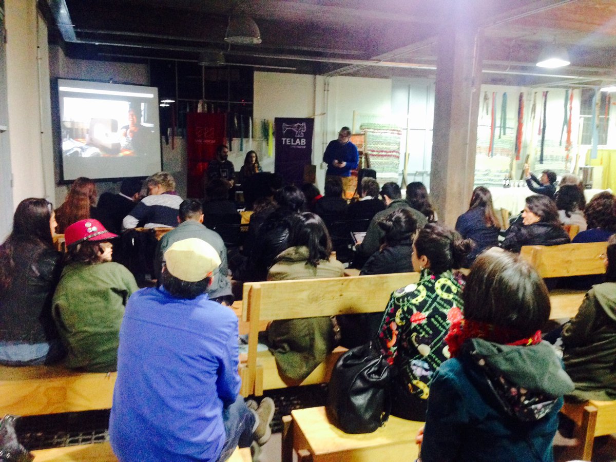 hubprovidencia's tweet photo. Ahora: partimos taller experimental textil junto a @saberhacerlocal #Telab #diseño #innovacionsocial #rescateoficio https://t.co/j0QPGSjGRD