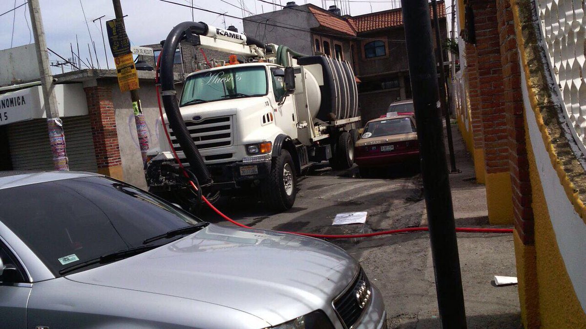 IztConRostroM's tweet photo. Desazolves en Pueblo de Santa María Aztahuacán, Dtto. XXII, @KarenQuirogaA https://t.co/m5dzp7ghDd