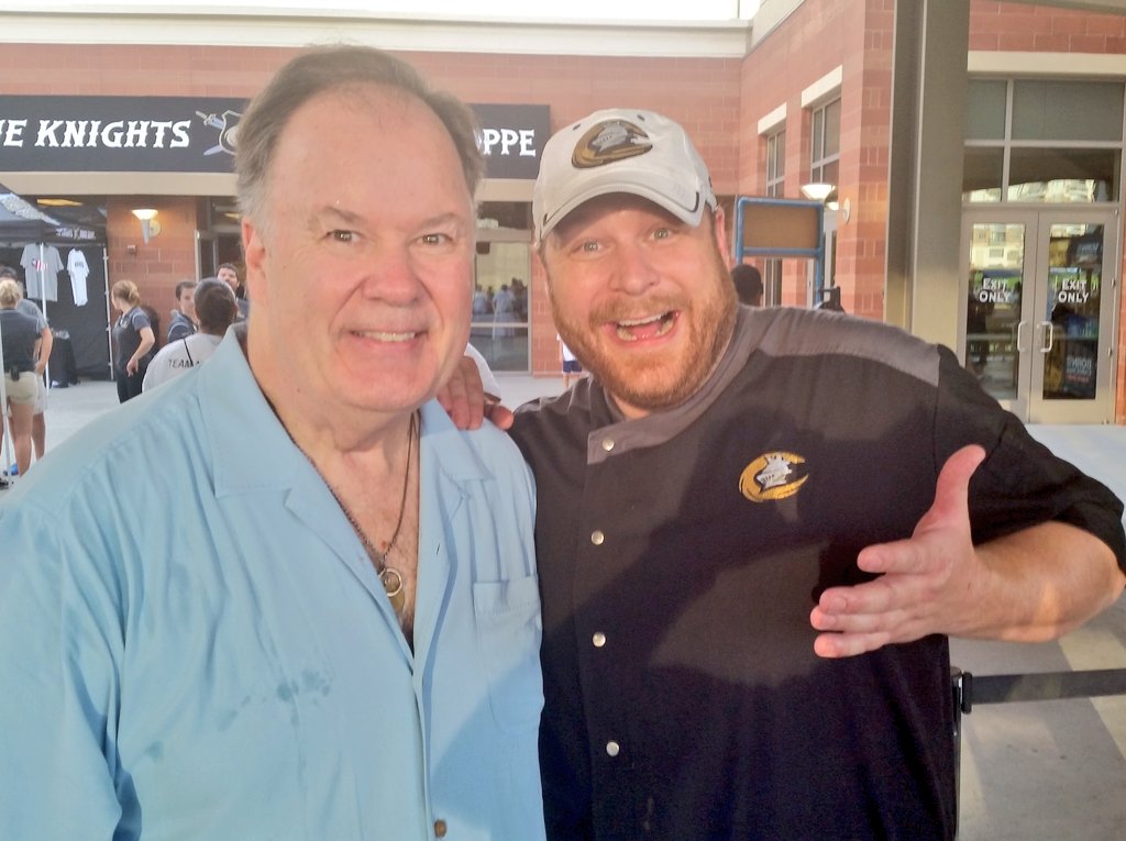 ChefJoeMarx's tweet photo. Hanging with my friend @mrbelding! @SpectraFood @KnightsBaseball #CookingWithMarx https://t.co/7l9hHjwOFF