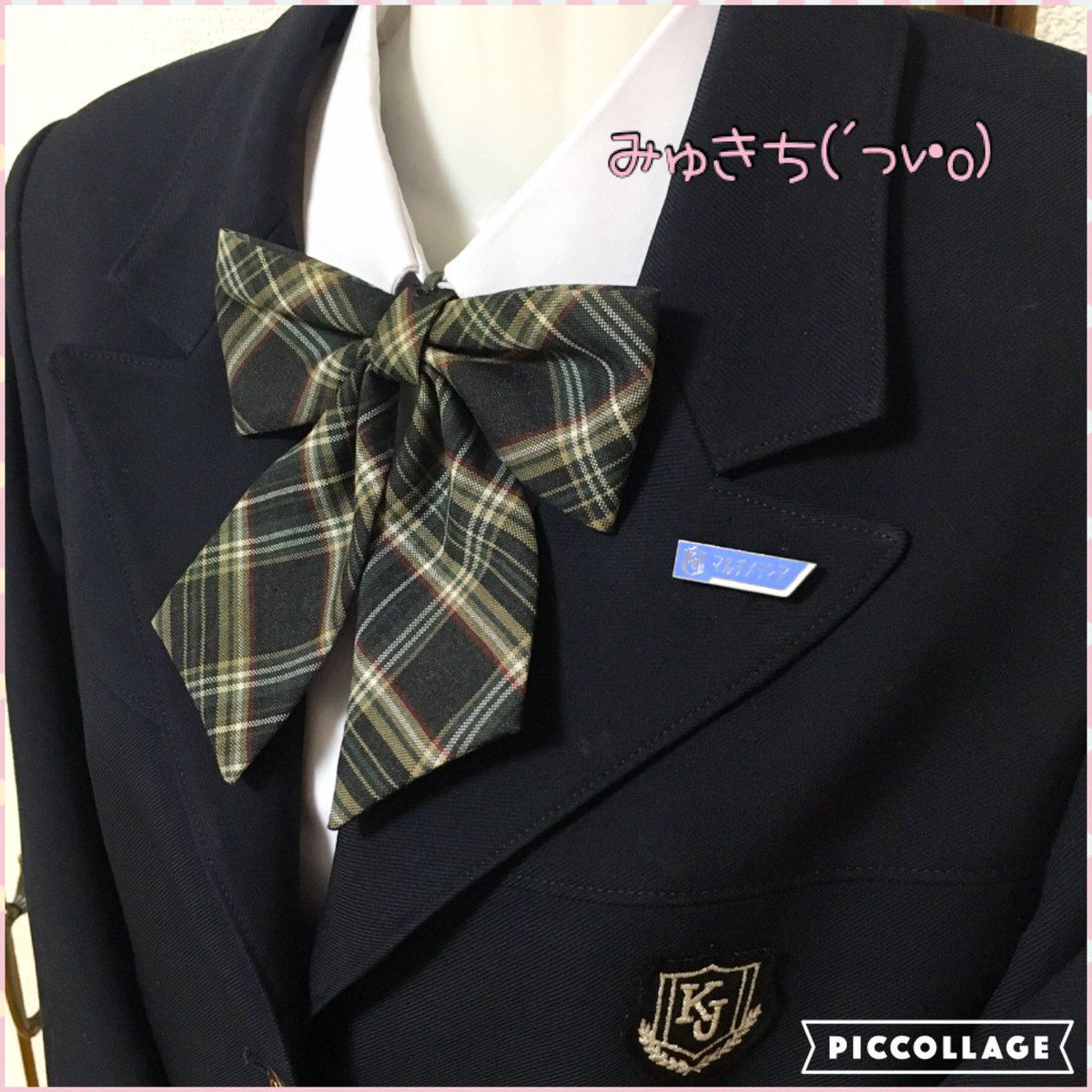 制服観察】鹿児島情報高校の制服です。ブレザーの銀色エンブレムと赤金