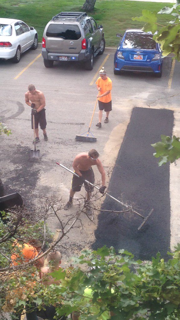 KnightsOfSefrix's tweet photo. It's difficult to get work done when there are shirtless people working outside the building. #thirsty https://t.co/T1FD2CzPA4