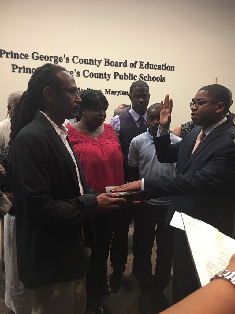 Introducing Juwan Blocker, the new Student School Board Member!👏🏽👏🏽🎁🎈🎊 @PGCPSSMOB @Parkdale_paw <a href="/ParkdaleSGA/">Parkdale SGA Legacy (2010-2023)</a>