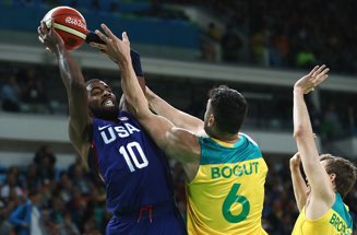 NBL's tweet photo. USA win but what a performance by the Aussies! 👏👏👏 Final score: 🇺🇸 98 - 🇦🇺 88 #Boomers https://t.co/iLB6iA6wSZ