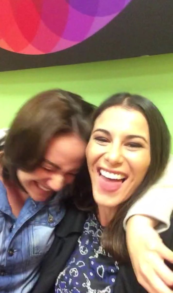 ENQUANTO ESTÁ NO INTERVALO VAMOS APRECIAR A BELEZA DESSAS DUAS 
<a href="/Dani_Moreno/">D.M</a> <a href="/MariaPinna/">Maria Pinna</a> 
OmarEscondido