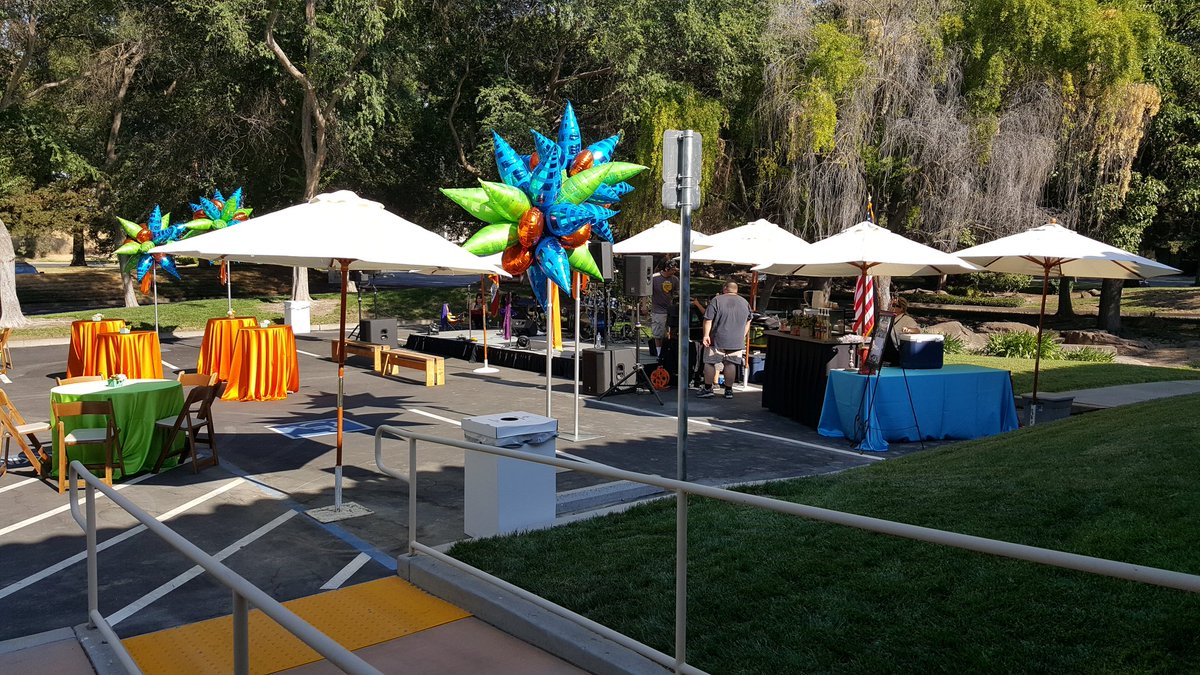 ipickpeach's tweet photo. Getting ready for Grand Opening at #ipickpeach North Sacramento. #NHCW16 #CHCsInnovate https://t.co/D5V0Lps64E