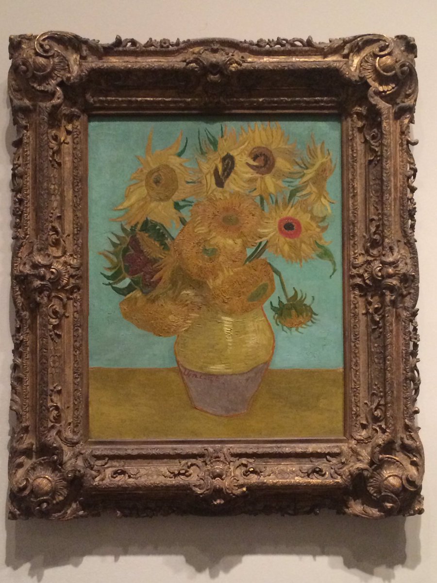 carleyouellette's tweet photo. Van Gogh's sunflowers #coolestworktrip #iouch #philly https://t.co/dlooGd7dWu