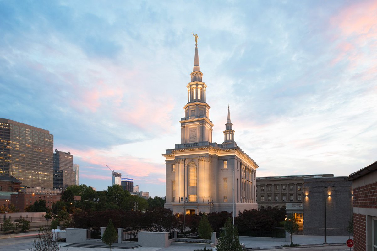 CookQuentinL's tweet photo. It was an incredible experience to take friends of other faiths through the Philadelphia Temple open house. https://t.co/z2MtQc4g4W